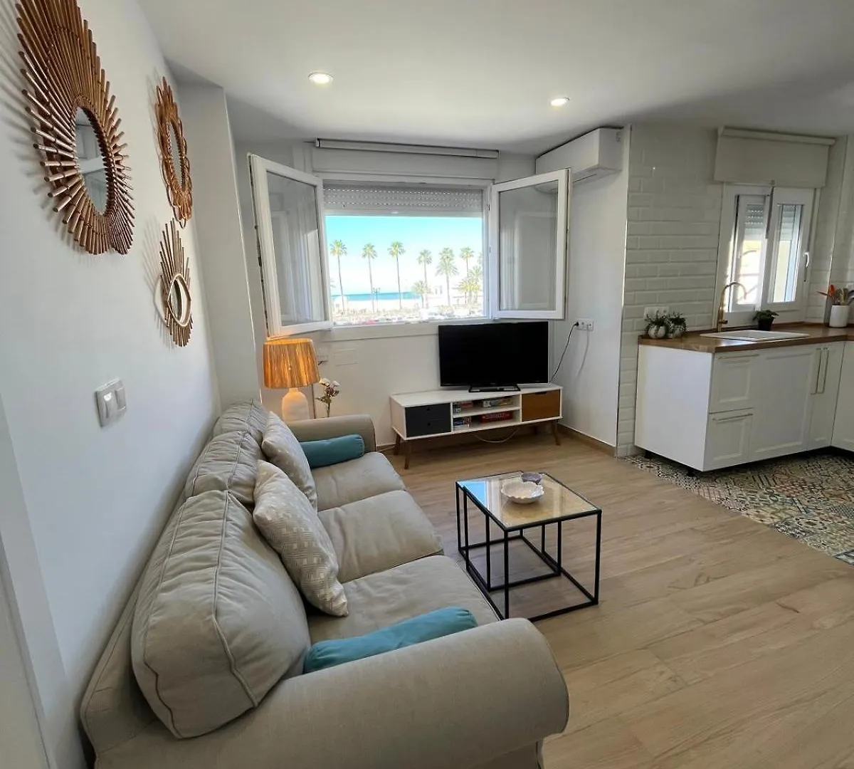 カディスThe Traveller'S House Con Vistas A Playa La Caletaアパートメント 0*, カディス スペイン